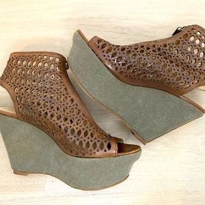 House Of Harlow 1960 Brown Leather Mesh Wedge